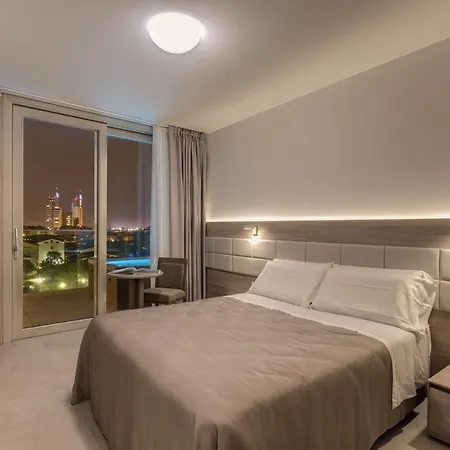 Sunrise Palace Apartmanhotel 3*